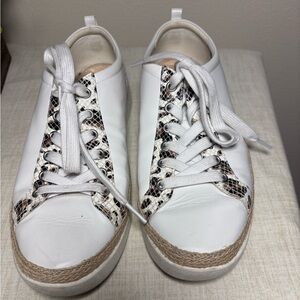 Vionic Womens Leyo White Leather Trim Casual and Fashion Sneakers Shoes New